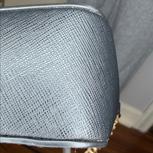 Michael Kors’s NWOT luxury leather black Crossbody bag w/gold hardware, - Picture 11 of 11